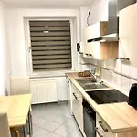 Schoene 2 In List-vahrenwald Balkon *