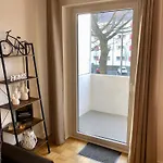Schoene 2 In List-vahrenwald Balkon *